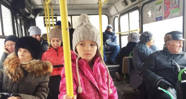 В России вступил в силу запрет на высадку из транспорта детей без билетов